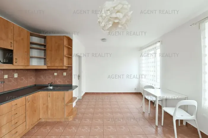 Pronájem bytu 1+kk, Praha - Zbraslav, Pelzova, 35 m2