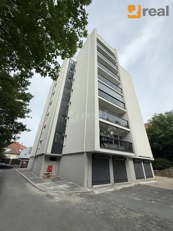 Pronájem bytu 4+1, Praha - Vokovice, Na rozdílu, 100 m2