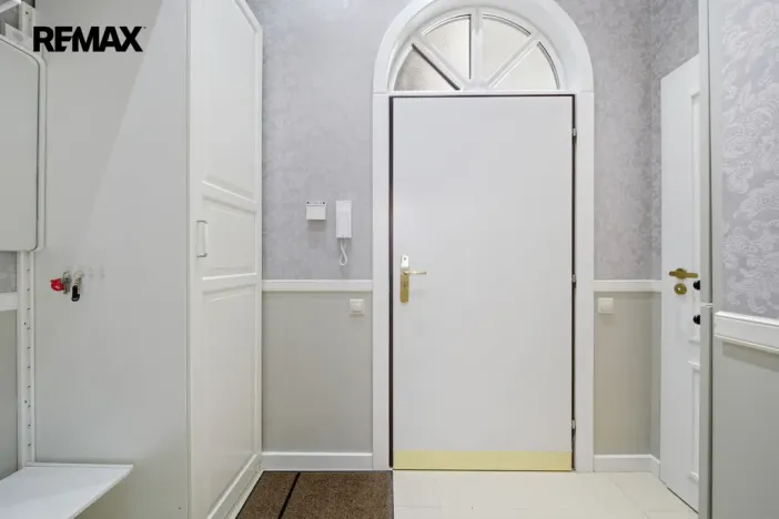 Prodej bytu 2+kk, Karlovy Vary, Krále Jiřího, 49 m2