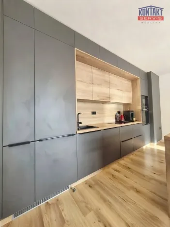 Pronájem bytu 2+kk, České Budějovice, Vrbenská, 83 m2