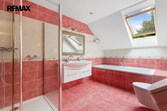 Prodej zemědělské usedlosti, Nová Role - Mezirolí, 900 m2