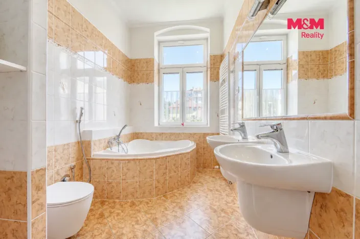 Prodej bytu 4+kk, Mariánské Lázně, Husova, 90 m2