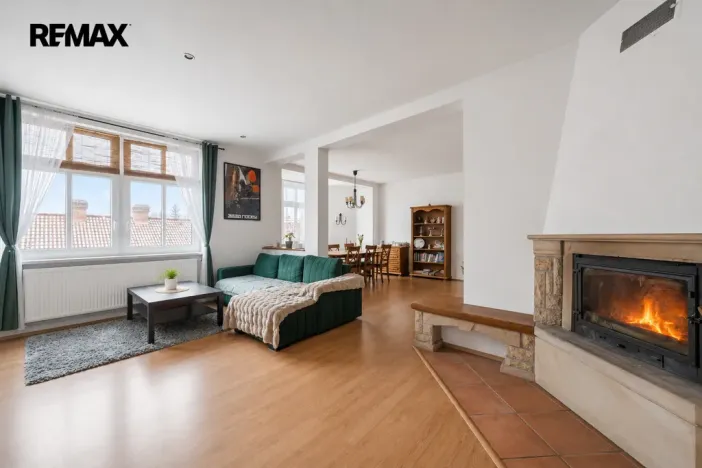 Pronájem bytu 4+1, Hronov, T. G. Masaryka, 135 m2