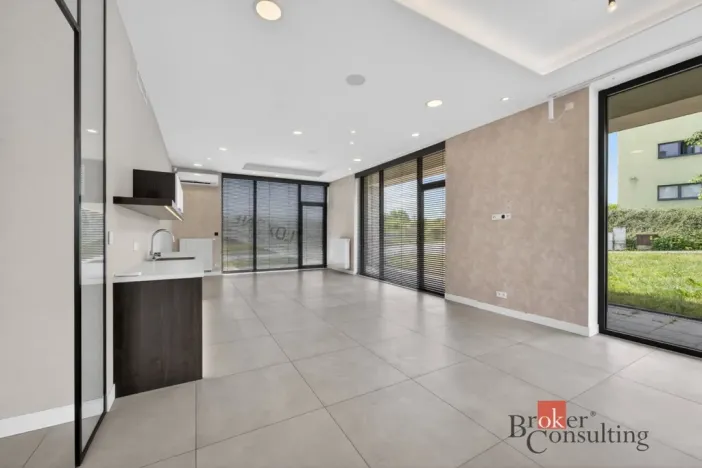 Prodej obchodního prostoru, Plzeň - Černice, Vltavínová, 108 m2