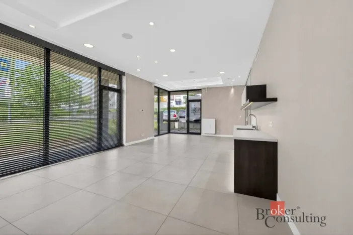 Prodej obchodního prostoru, Plzeň - Černice, Vltavínová, 108 m2