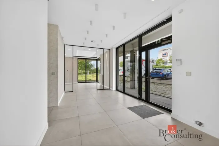 Prodej obchodního prostoru, Plzeň - Černice, Vltavínová, 108 m2