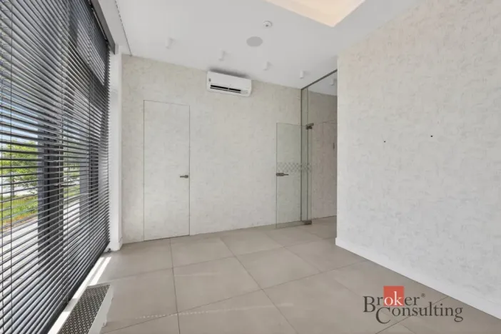 Prodej obchodního prostoru, Plzeň - Černice, Vltavínová, 108 m2