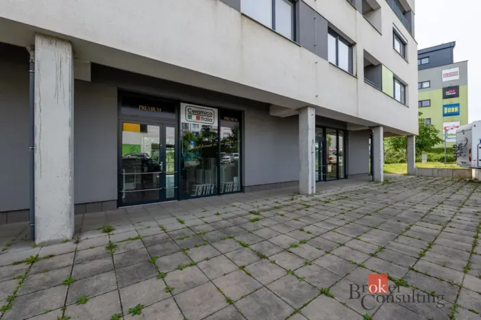 Prodej obchodního prostoru, Plzeň - Černice, Vltavínová, 108 m2