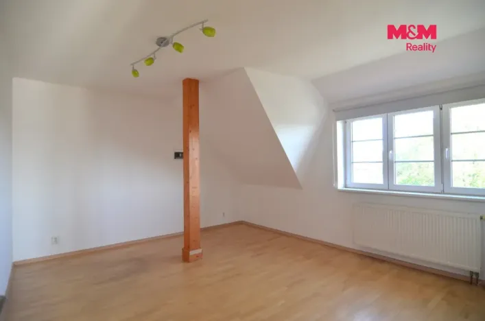 Pronájem kanceláře, Praha - Hloubětín, V Novém Hloubětíně, 162 m2