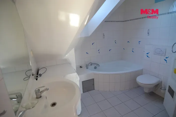 Pronájem kanceláře, Praha - Hloubětín, V Novém Hloubětíně, 162 m2