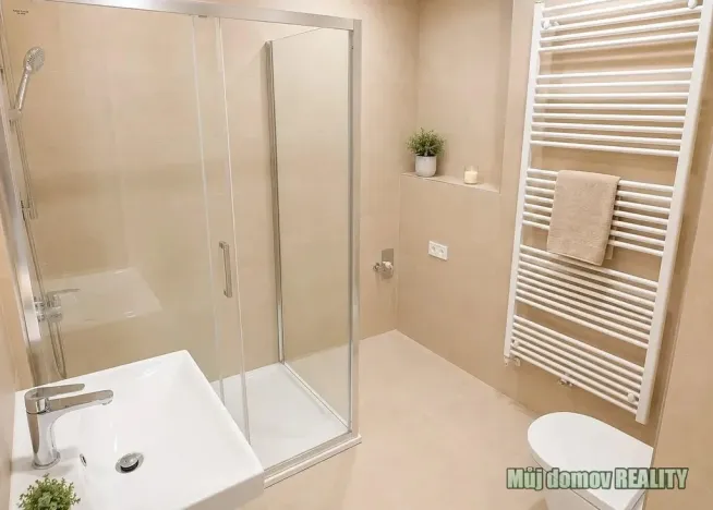 Pronájem bytu 2+kk, Praha - Hrdlořezy, Českobrodská, 55 m2
