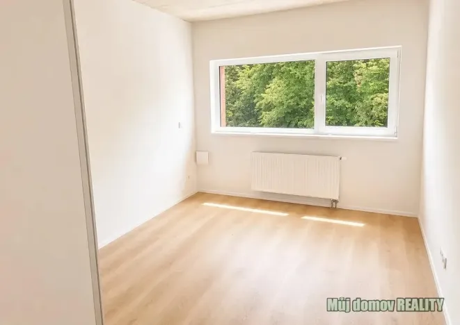 Pronájem bytu 2+kk, Praha - Hrdlořezy, Českobrodská, 55 m2