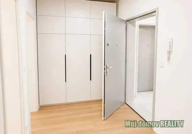 Pronájem bytu 2+kk, Praha - Hrdlořezy, Českobrodská, 55 m2