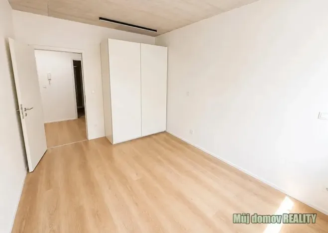 Pronájem bytu 2+kk, Praha - Hrdlořezy, Českobrodská, 55 m2