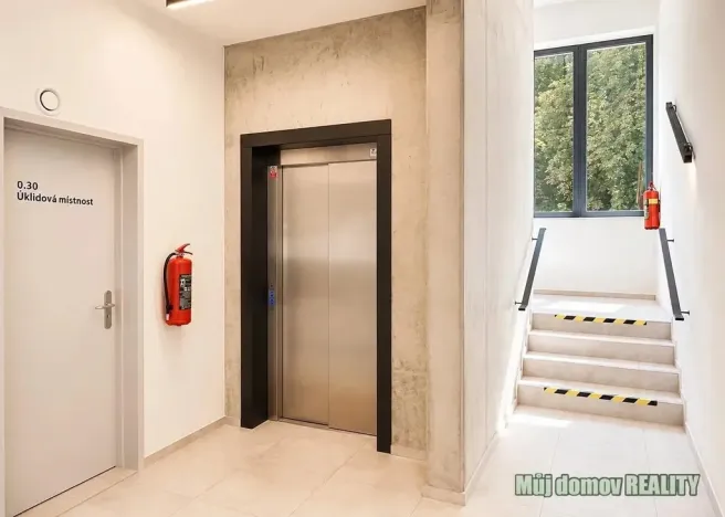 Pronájem bytu 2+kk, Praha - Hrdlořezy, Českobrodská, 55 m2