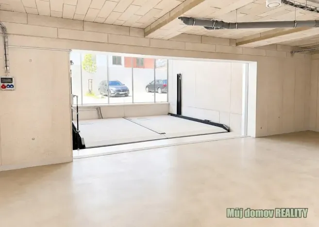 Pronájem bytu 2+kk, Praha - Hrdlořezy, Českobrodská, 55 m2