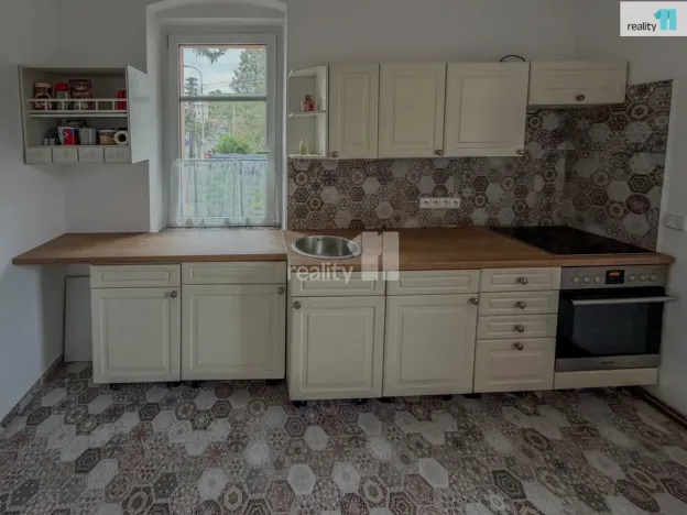 Pronájem bytu 2+1, Karlovy Vary - Doubí, K Linhartu, 60 m2