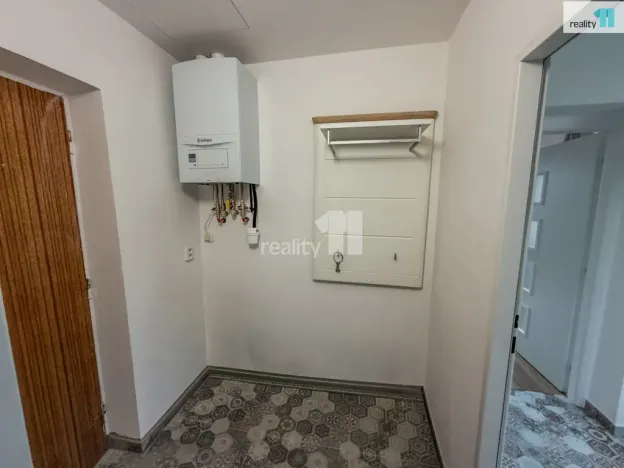 Pronájem bytu 2+1, Karlovy Vary - Doubí, K Linhartu, 60 m2