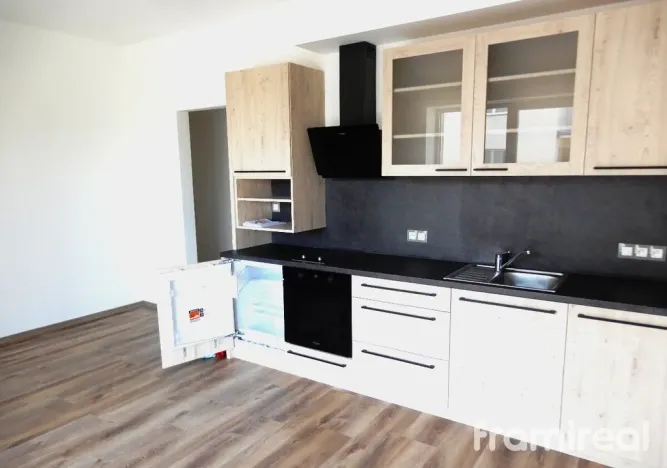 Pronájem bytu 1+kk, Slavkov u Brna, Nerudova, 24 m2