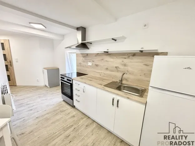 Pronájem bytu 2+1, Ústín, 40 m2