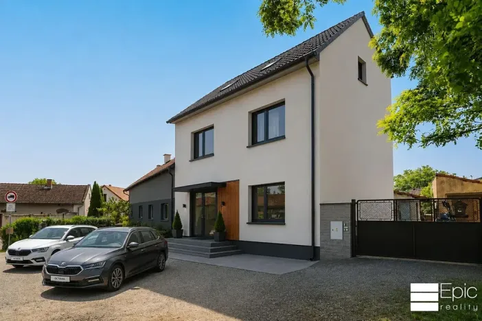 Prodej rodinného domu, Tišice, Okružní, 438 m2