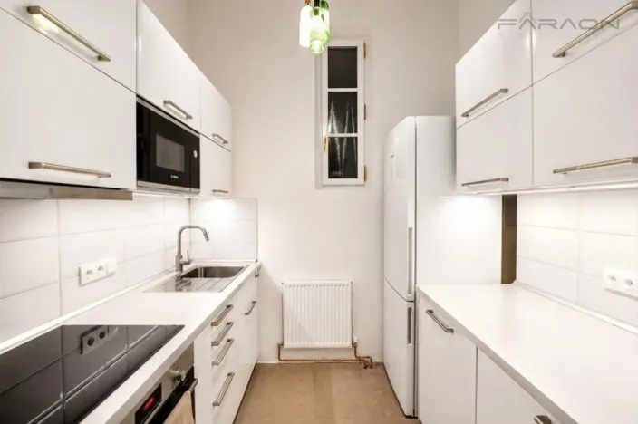Pronájem bytu 1+1, Praha - Nové Město, Hálkova, 33 m2