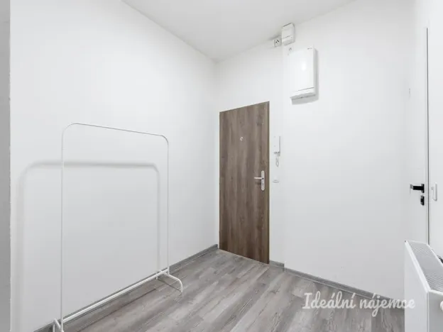 Pronájem bytu 1+kk, Praha - Braník, Nad přívozem, 29 m2