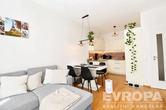 Prodej bytu 2+kk, Praha - Hloubětín, Laponská, 48 m2