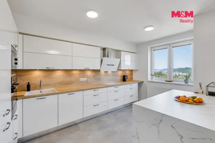 Prodej bytu 4+kk, Králův Dvůr - Levín, Na Lucberku, 141 m2