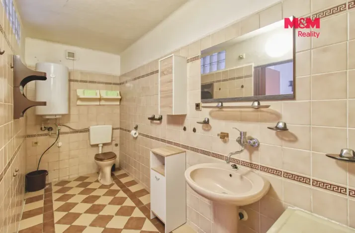 Prodej rodinného domu, Žatec, Kadaňská, 268 m2