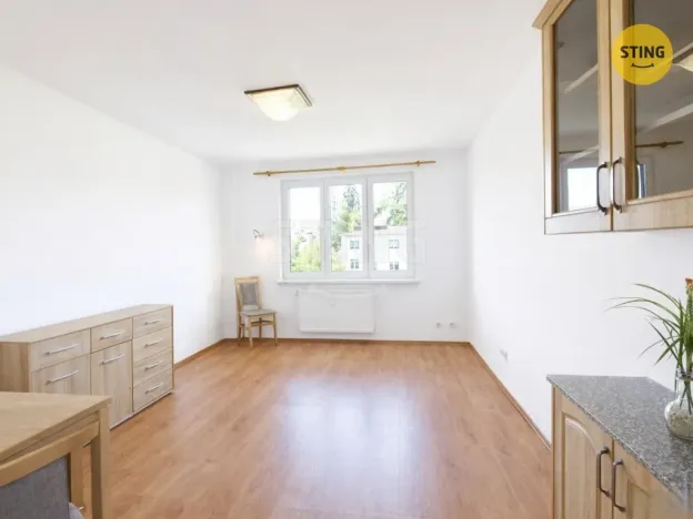 Pronájem bytu 1+1, Zlín, Hluboká, 37 m2
