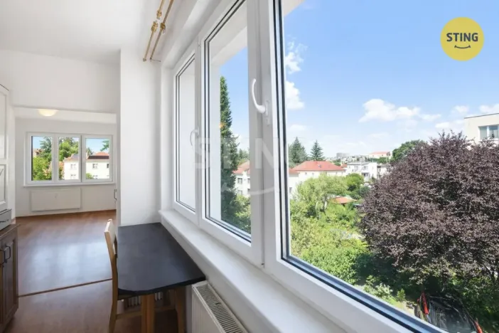 Pronájem bytu 1+1, Zlín, Hluboká, 37 m2