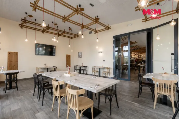 Prodej restaurace, Frenštát pod Radhoštěm, Školská čtvrť, 500 m2