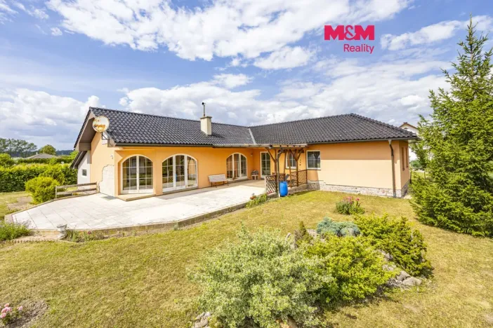Prodej rodinného domu, Černíkovice, 280 m2