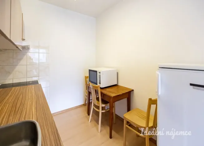 Pronájem bytu 2+kk, Praha, Boháčova, 43 m2