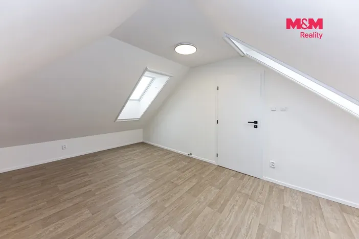 Pronájem bytu 3+kk, Hostovlice, 75 m2
