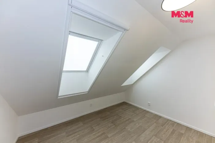 Pronájem bytu 3+kk, Hostovlice, 75 m2