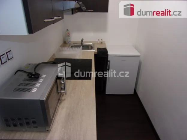 Pronájem bytu 2+1, Karlovy Vary, Charkovská, 48 m2