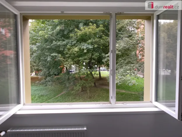 Pronájem bytu 2+1, Karlovy Vary, Charkovská, 48 m2