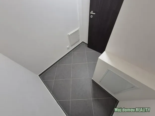 Pronájem bytu 4+kk, Praha - Prosek, Čakovická, 83 m2