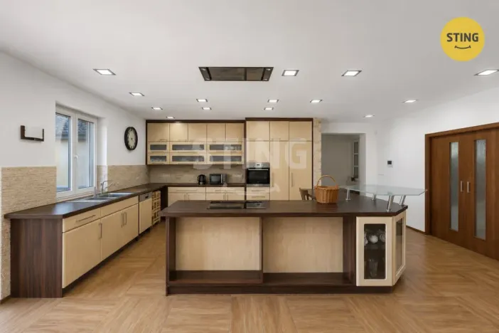 Prodej vícegeneračního domu, Morávka, 708 m2