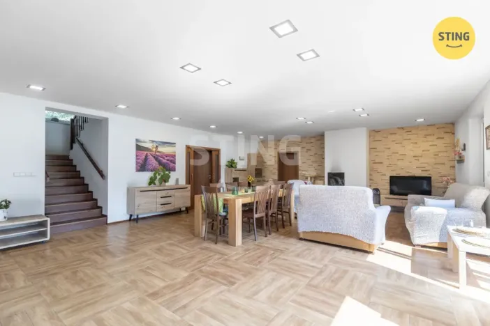 Prodej vícegeneračního domu, Morávka, 708 m2