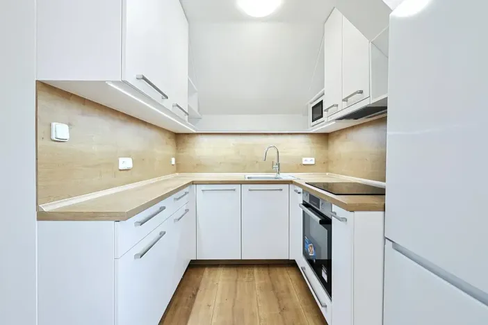 Pronájem bytu 2+kk, Plzeň, Pod Košutkou, 38 m2