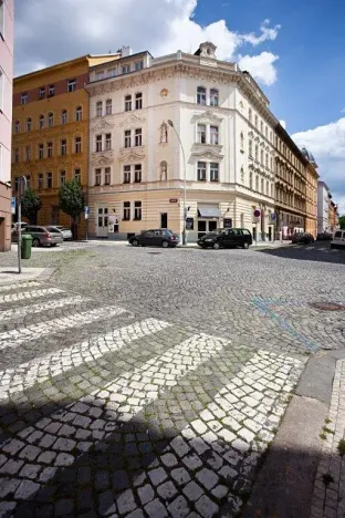 Pronájem bytu 1+kk, Praha - Vinohrady, Varšavská, 46 m2