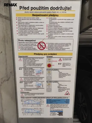 Pronájem garážového stání, Karlovy Vary, Zámecký vrch, 21 m2