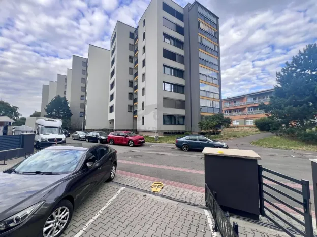 Pronájem bytu 2+kk, Praha - Hloubětín, Kukelská, 42 m2