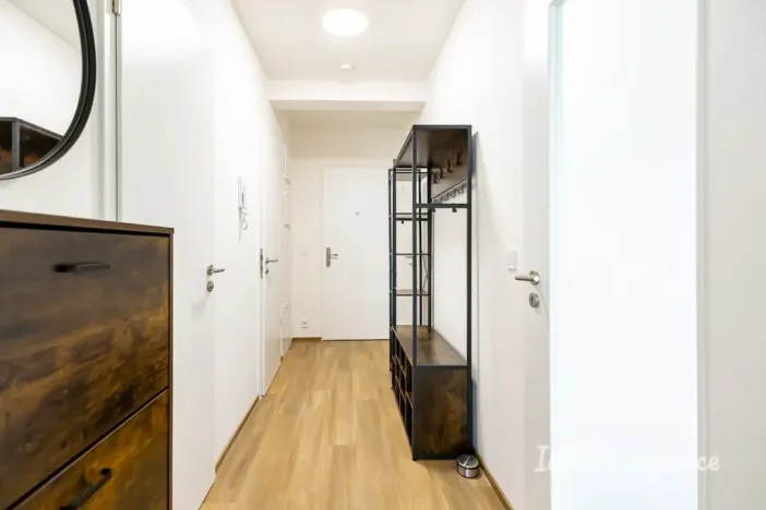 Pronájem bytu 2+kk, Praha - Troja, Mazurská, 59 m2