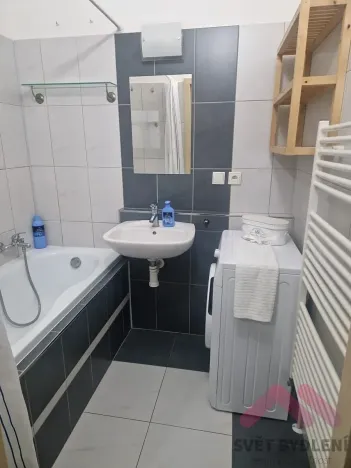 Pronájem bytu 2+1, Praha - Čakovice, Ke stadionu, 70 m2