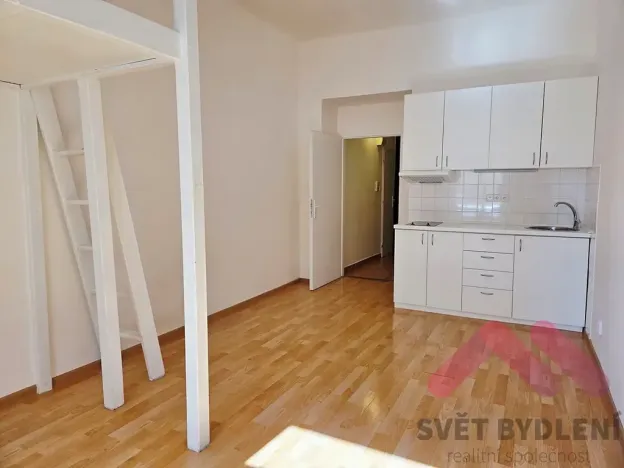 Pronájem bytu 1+kk, Praha - Vršovice, Kodaňská, 27 m2