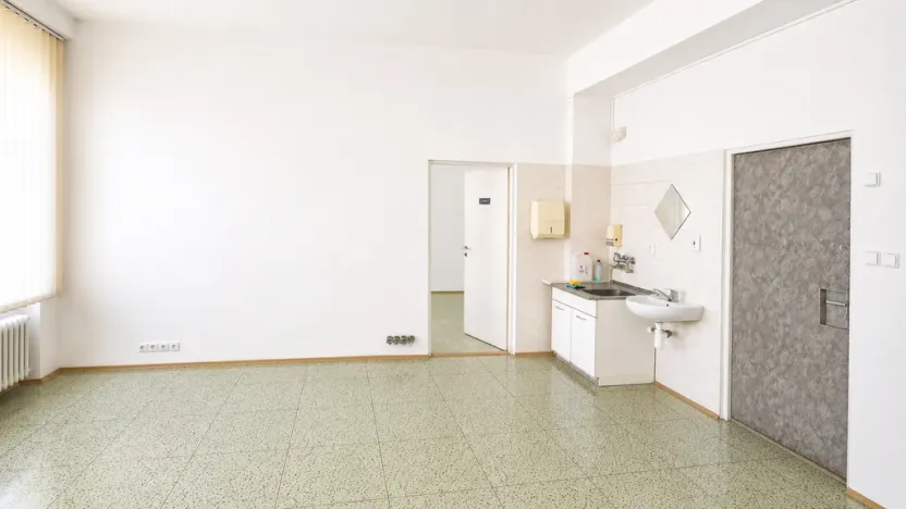 Pronájem ordinace, Karlovy Vary, Kpt. Jaroše, 79 m2